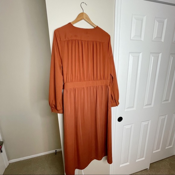 Who What Wear Balloon Sleeve V-Neck Wrap Dress - Picture 7 of 8